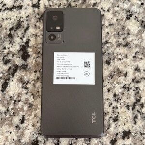 TCL 40 XE 5G in Starlight Black (4GB + 64 GB). Model: T609V